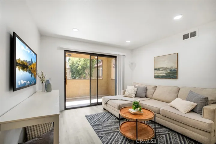 1140 W Blaine Street 202, Riverside, California 92507 — photo 5