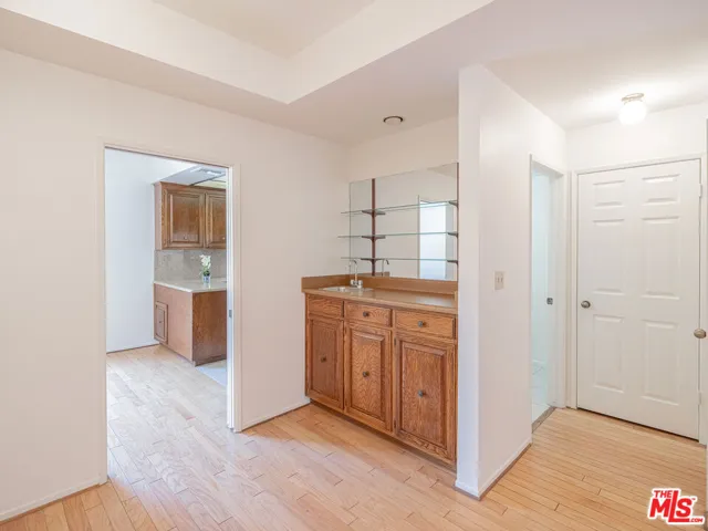 1246 E Lexington Drive 6, Glendale, California 91206 — photo 4