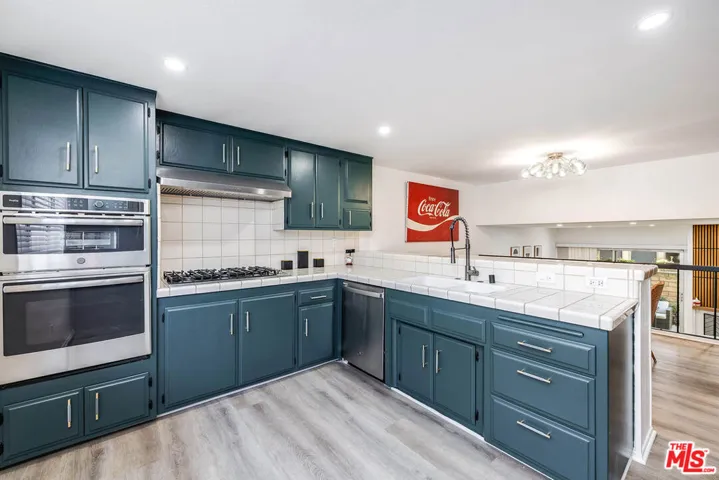 4231 W Sarah Street, Burbank, California 91505 — photo 5