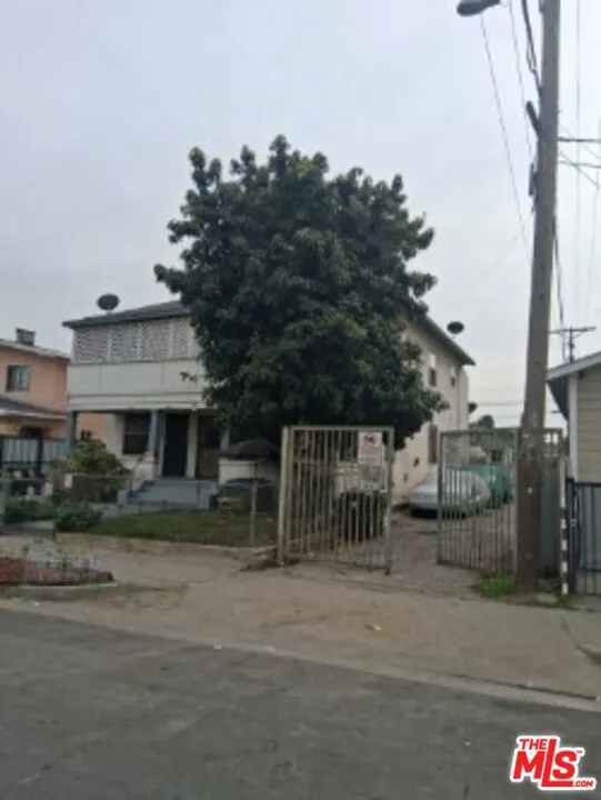 622 E 50th St