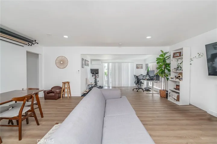 10919 Newville, Downey, California 90241 — photo 5