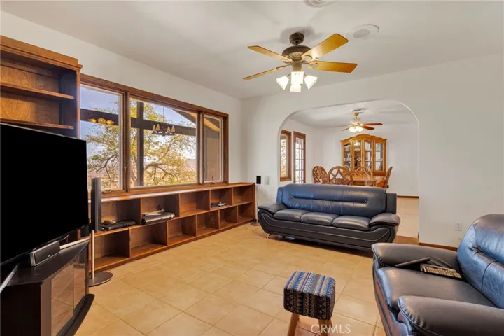 8988 Buena Vista, Apple Valley, California 92308 — photo 5