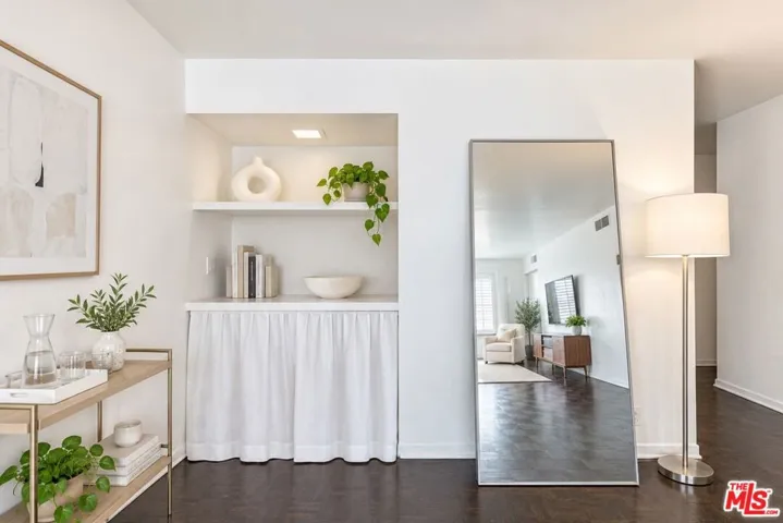 1250 N Kings Road 504, West Hollywood, California 90069 — photo 5