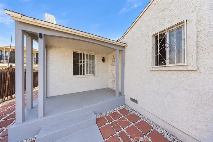 9614 Graham Ave, Los Angeles, California 90002 — photo 4