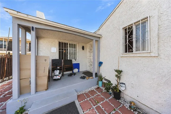 9614 Graham Ave, Los Angeles, California 90002 — photo 5