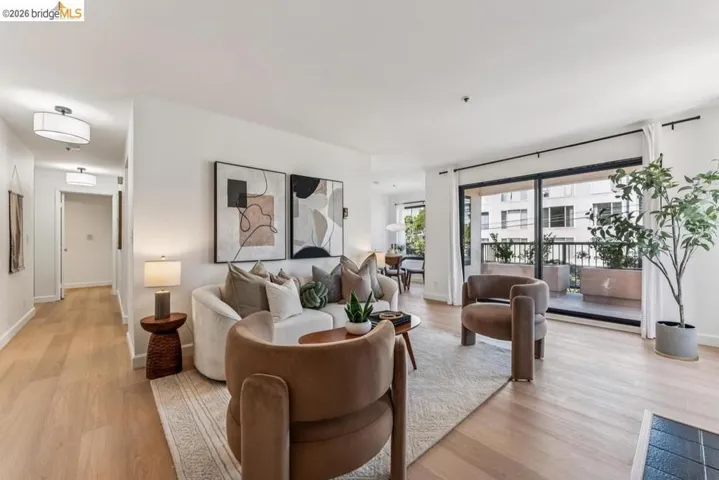 322 Hanover Ave 212, Oakland, California 94606 — photo 4