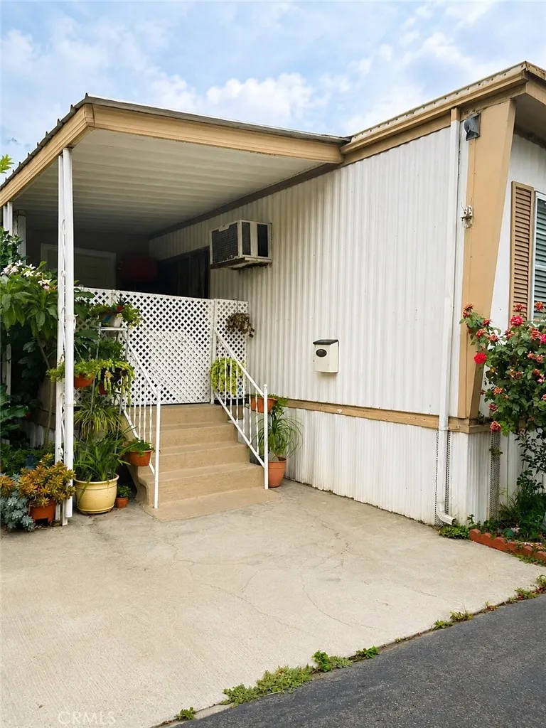9051 Laurel Canyon Spc 30 30