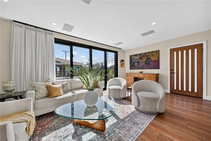 5725 E Ocean, Long Beach, California 90803 — photo 5