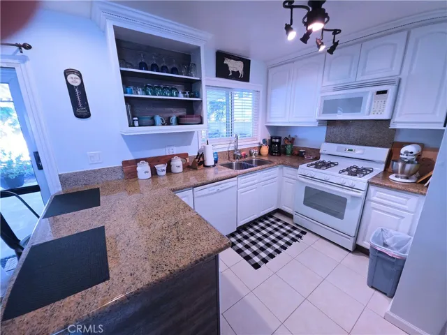 22122 Kenwood, Torrance, California 90502 — photo 5