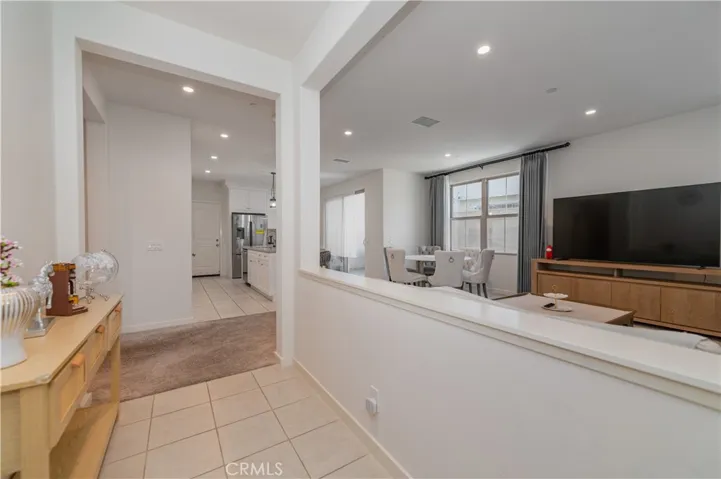 118 Newburry, Irvine, California 92618 — photo 5