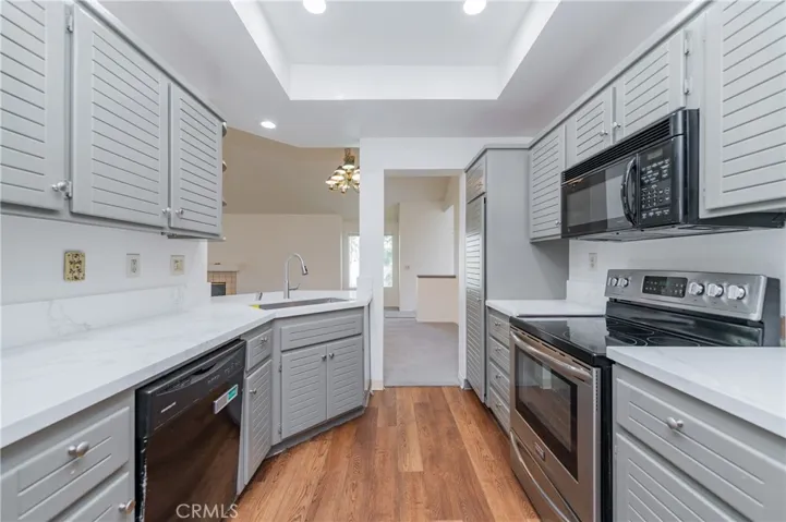 17 Auburn Aisle, Irvine, California 92612 — photo 4