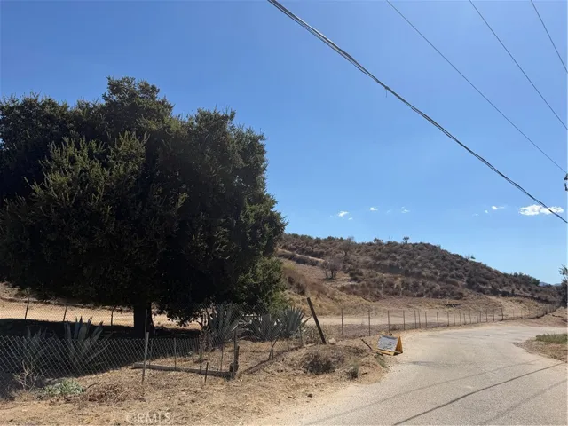 30674 Sloan Canyon Road, Castaic, California 91384 — photo 4