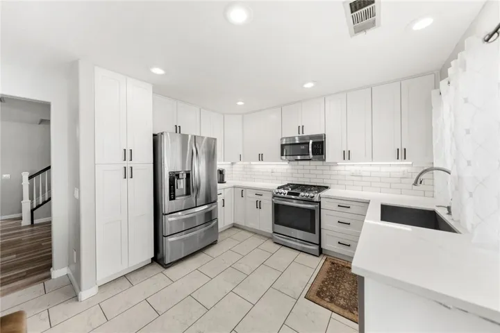 26840 Redwood, Murrieta, California 92563 — photo 4