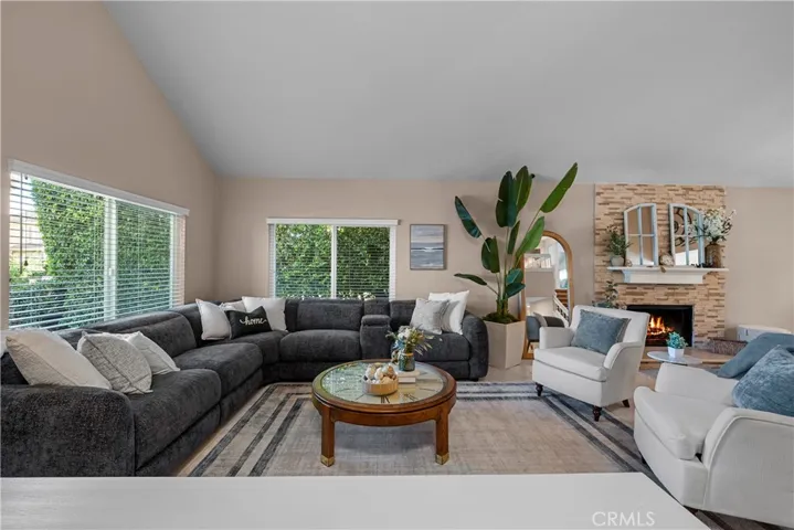 24521 Skyridge Drive, Newhall, California 91321 — photo 4