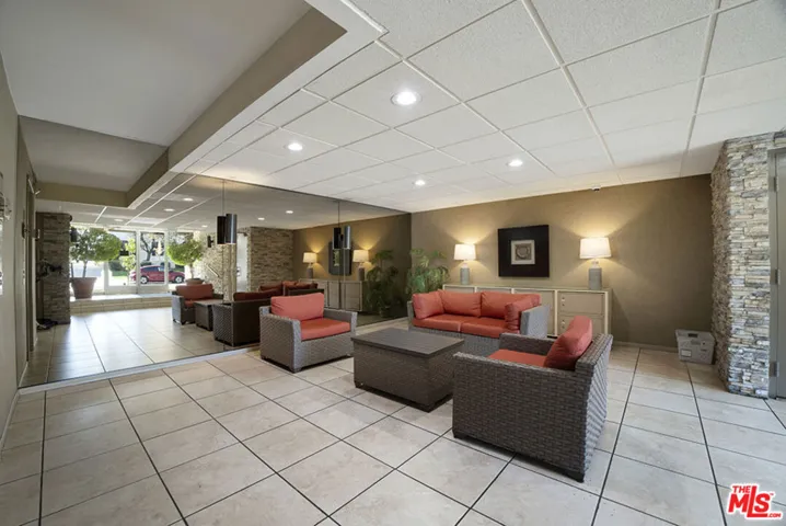525 N Sycamore Avenue 306, Los Angeles, California 90036 — photo 4