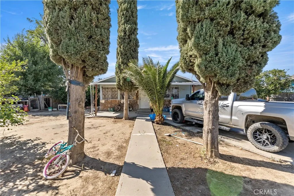 33142 W Hidalgo Ave