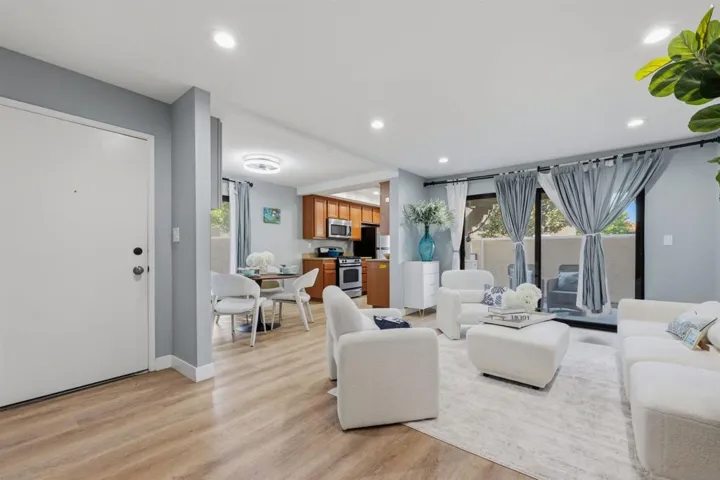 11156 Kelowna 55, San Diego, California 92126 — photo 4