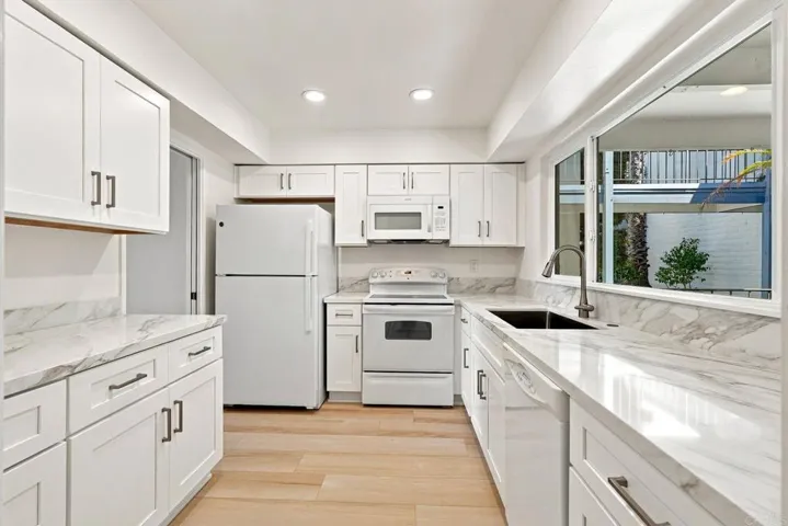 3612 Vista Bella, Oceanside, California 92056 — photo 5