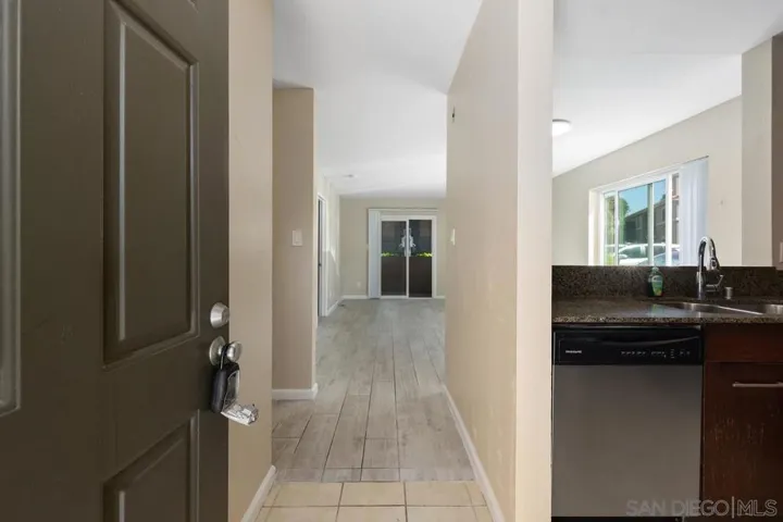 7425 Charmant Dr 2601, San Diego, California 92122 — photo 4