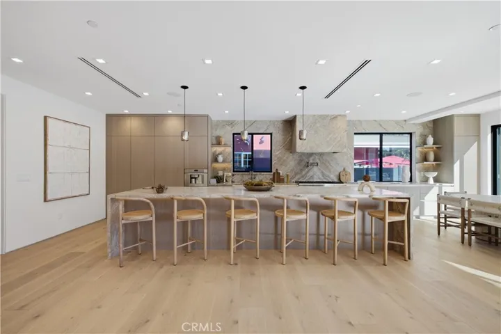 22518 Burbank, Woodland Hills, California 91367 — photo 5