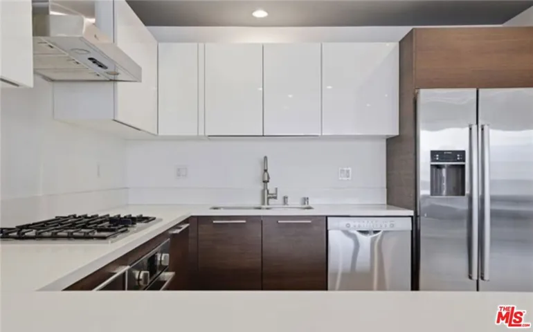 118 S Kenwood Street 407, Glendale, California 91205 — photo 4