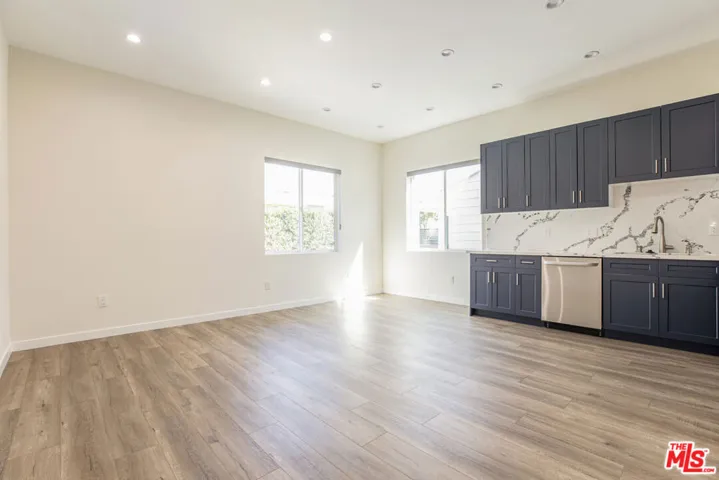 713 S Lake Street, Burbank, California 91502 — photo 5