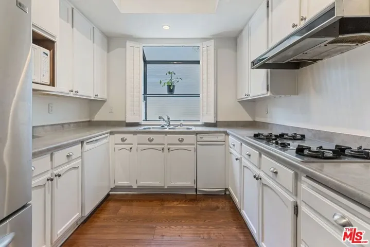 2031 S Bentley Avenue 107, Los Angeles, California 90025 — photo 5