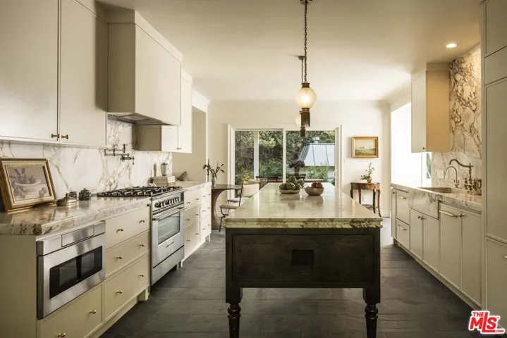 4963 Queen Victoria Road, Woodland Hills, California 91364 — photo 4