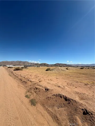 23525 Standing Rock, Apple Valley, California 92307 — photo 5