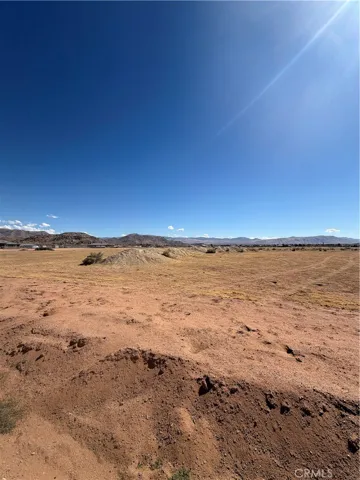 23525 Standing Rock, Apple Valley, California 92307 — photo 4