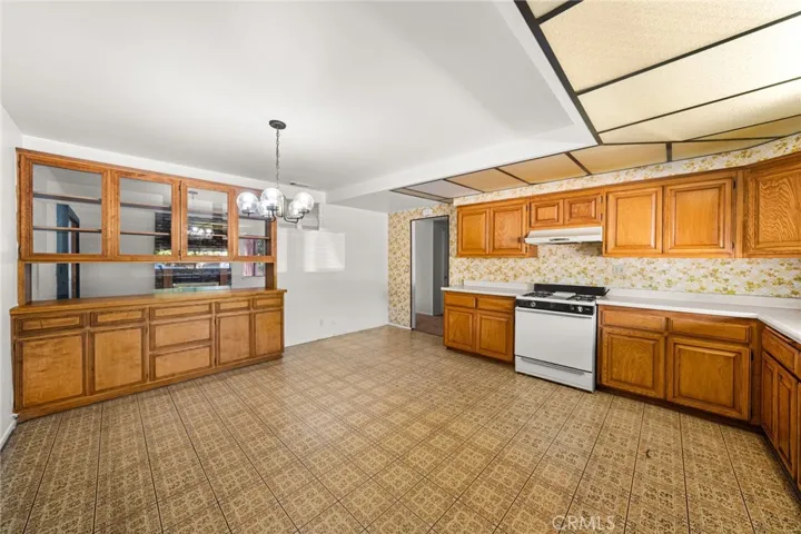 310 S Ash Street, Redlands, California 92373 — photo 4