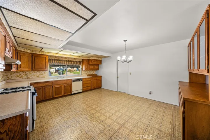 310 S Ash Street, Redlands, California 92373 — photo 5