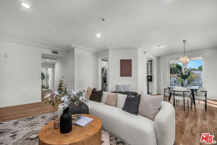 1100 S Clark Drive 201, Los Angeles, California 90035 — photo 4