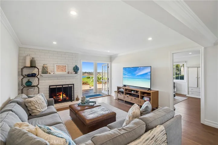 424 Vista Grande, Newport Beach, California 92660 — photo 4
