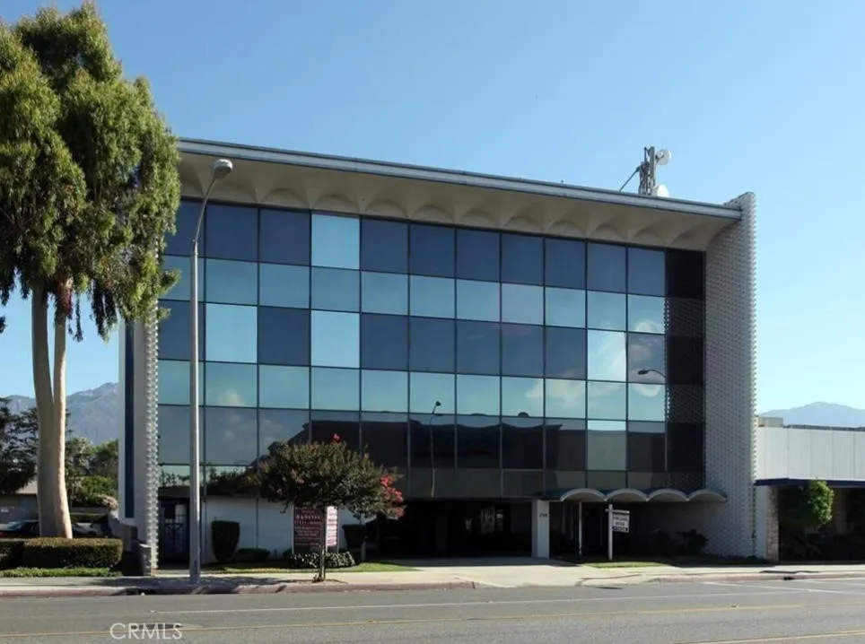 735 W Duarte Rd #208