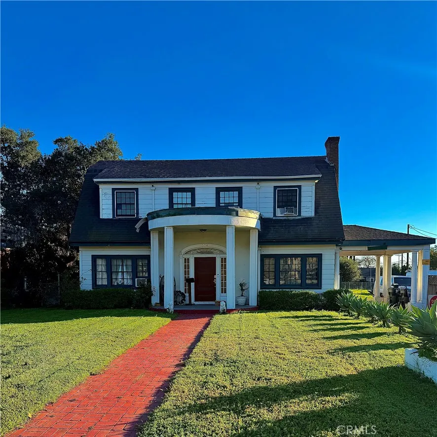 534 E Foothill