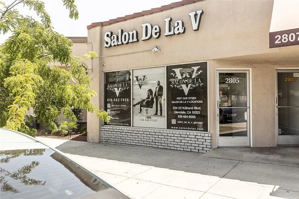 2805 N Glenoaks Blvd