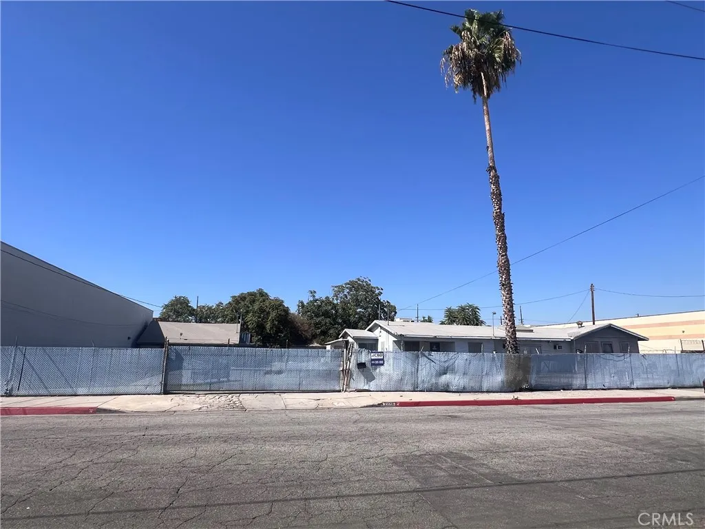 2219 Lee Ave