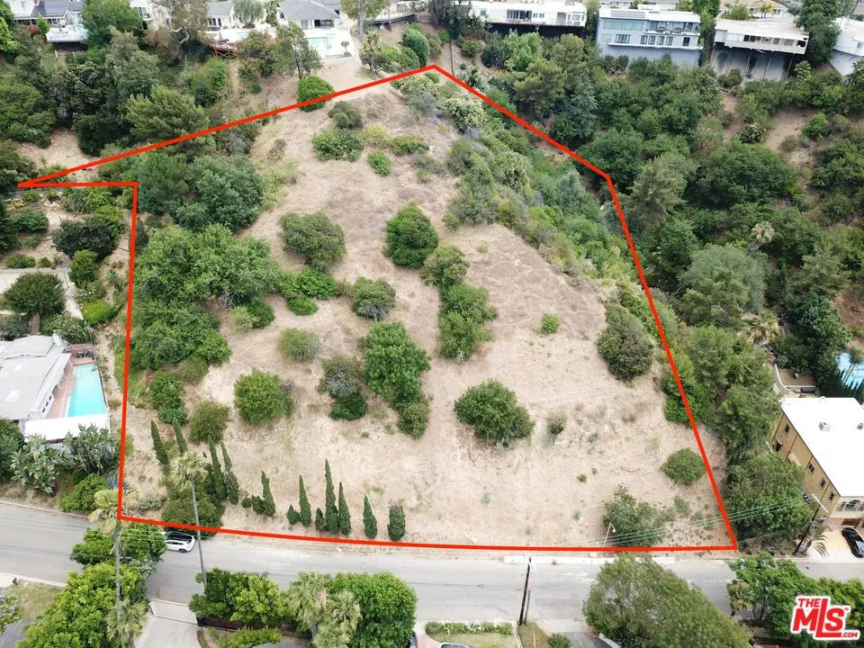 2130 Roscomare Rd