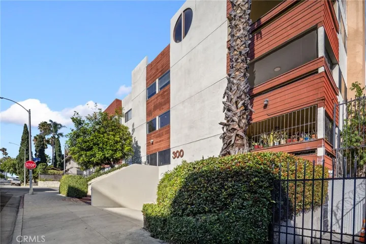 300 S Reno Street 303, Los Angeles, California 90057 — photo 4