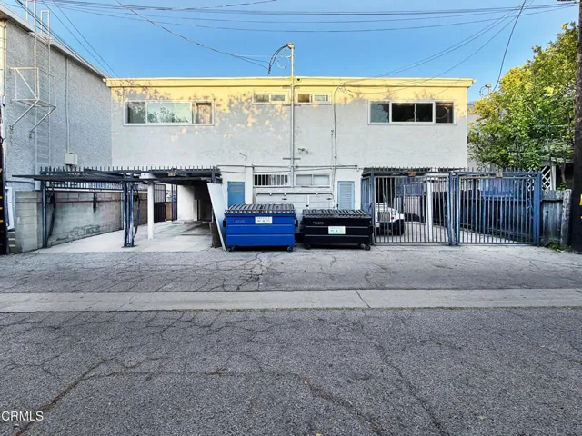 4227 Whitsett Avenue, Los Angeles, California 91604 — photo 4