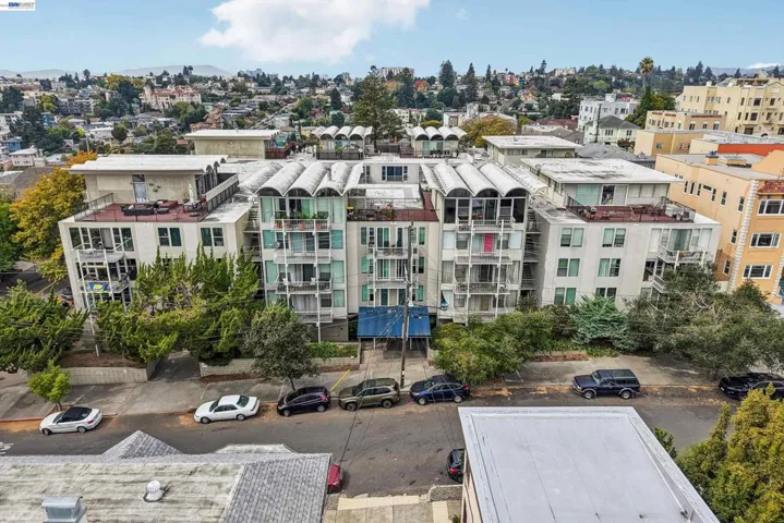 811 York St 136, Oakland, California 94610 — photo 4