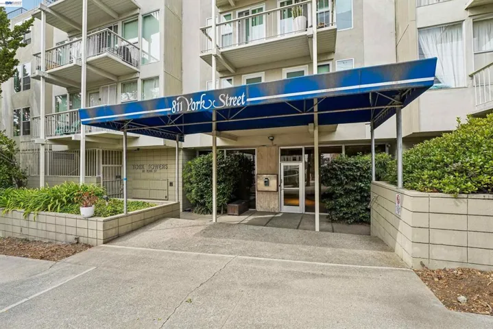 811 York St 136, Oakland, California 94610 — photo 5