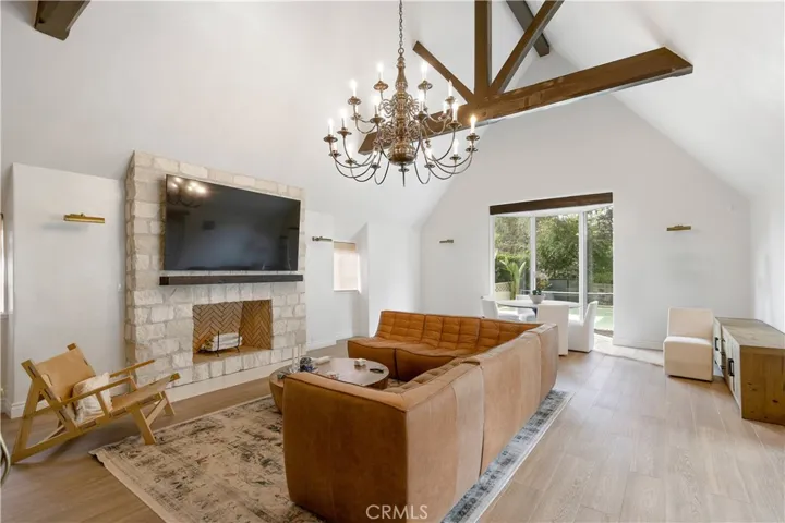 2445 Vista Laguna, Pasadena, California 91103 — photo 5