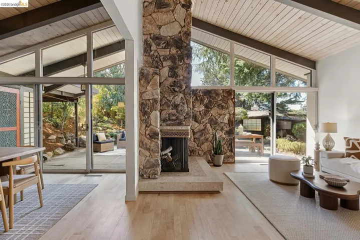 81 Elysian Fields Dr, Oakland, California 94605 — photo 5
