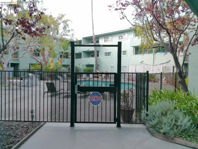 325 Kitty Hawk Rd 304, Alameda, California 94501 — photo 4