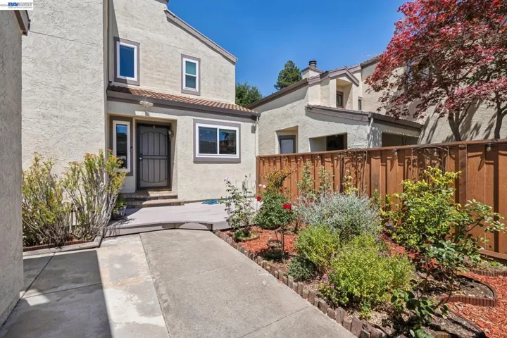28086 Thorup Ln, Hayward, California 94542 — photo 5