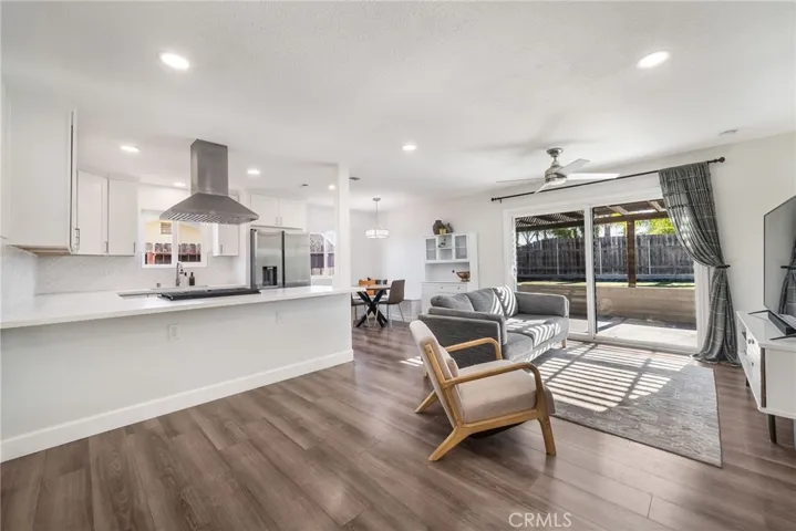 652 Parker, Oceanside, California 92057 — photo 4
