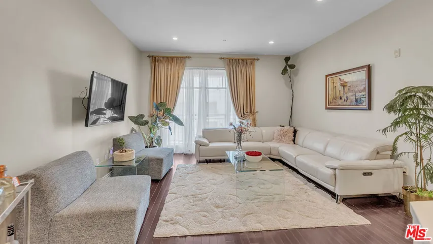 611 Caruso Avenue, Glendale, California 91210 — photo 4
