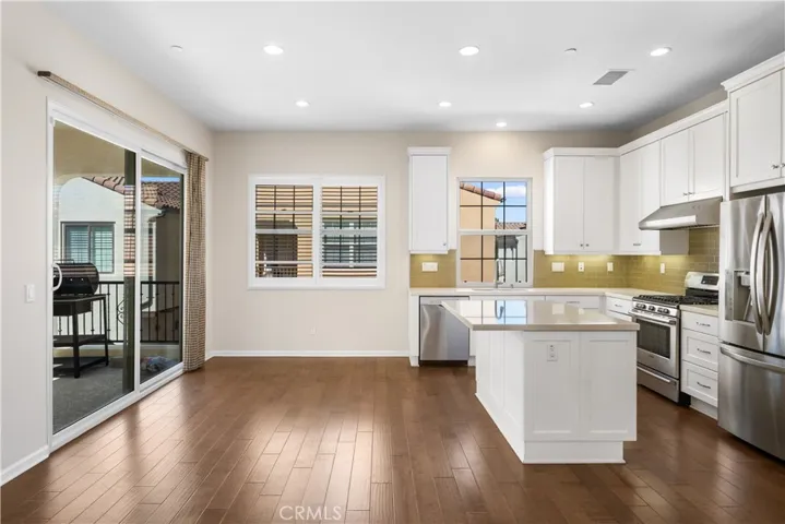 80 Strawberry, Irvine, California 92620 — photo 5